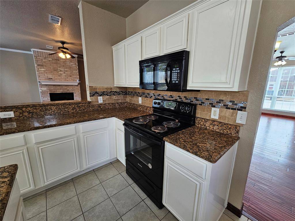 329 Tranquility Lane, Cedar Hill, TX 75104