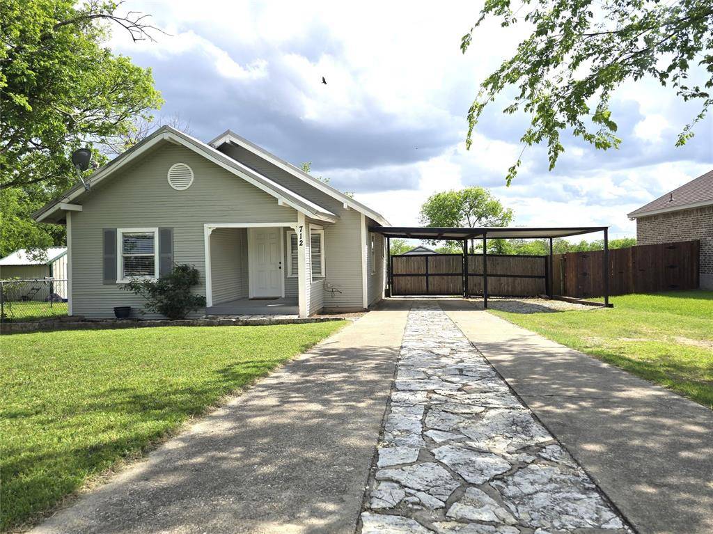 712 Narrow Street, Weatherford, TX 76086