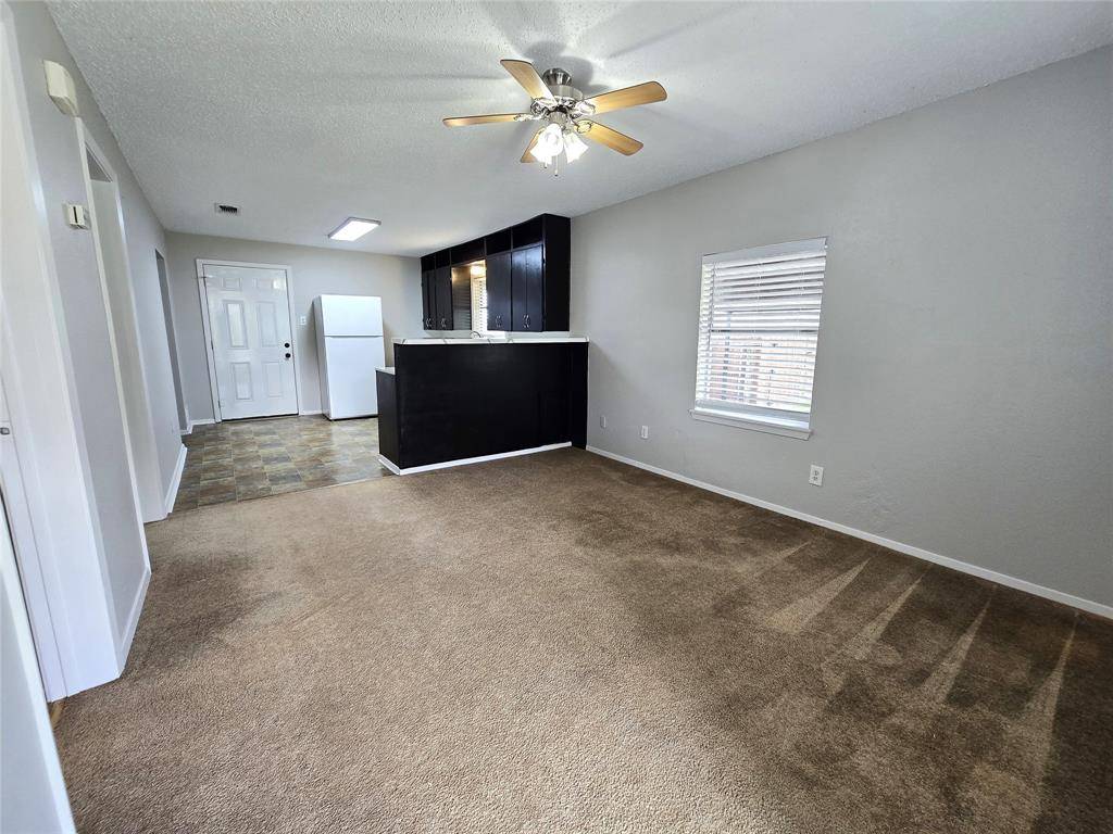 712 Narrow Street, Weatherford, TX 76086