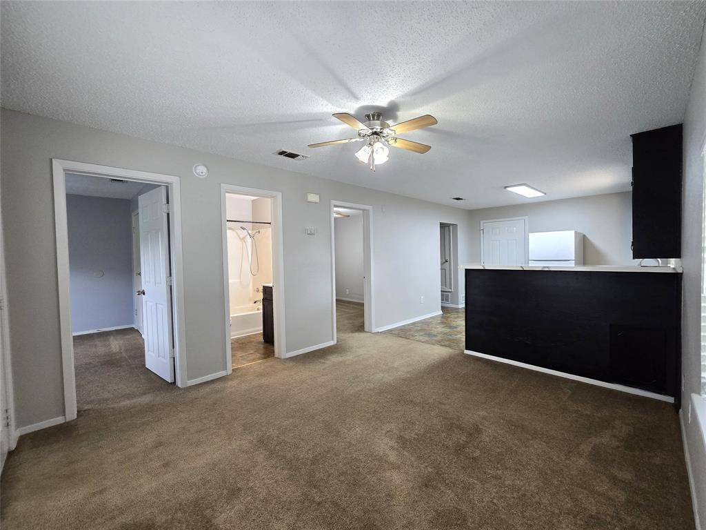 712 Narrow Street, Weatherford, TX 76086