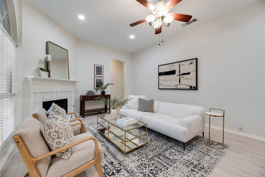 336 Touchdown Drive, Irving, TX 75063