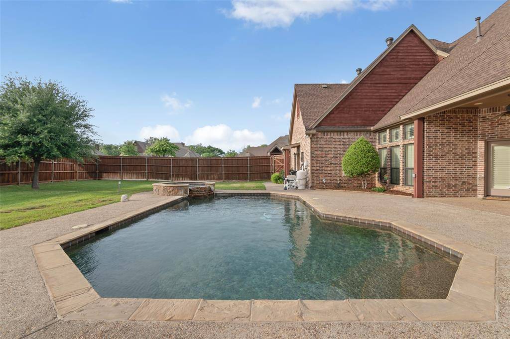 111 Red Oak Drive, Krugerville, TX 76227