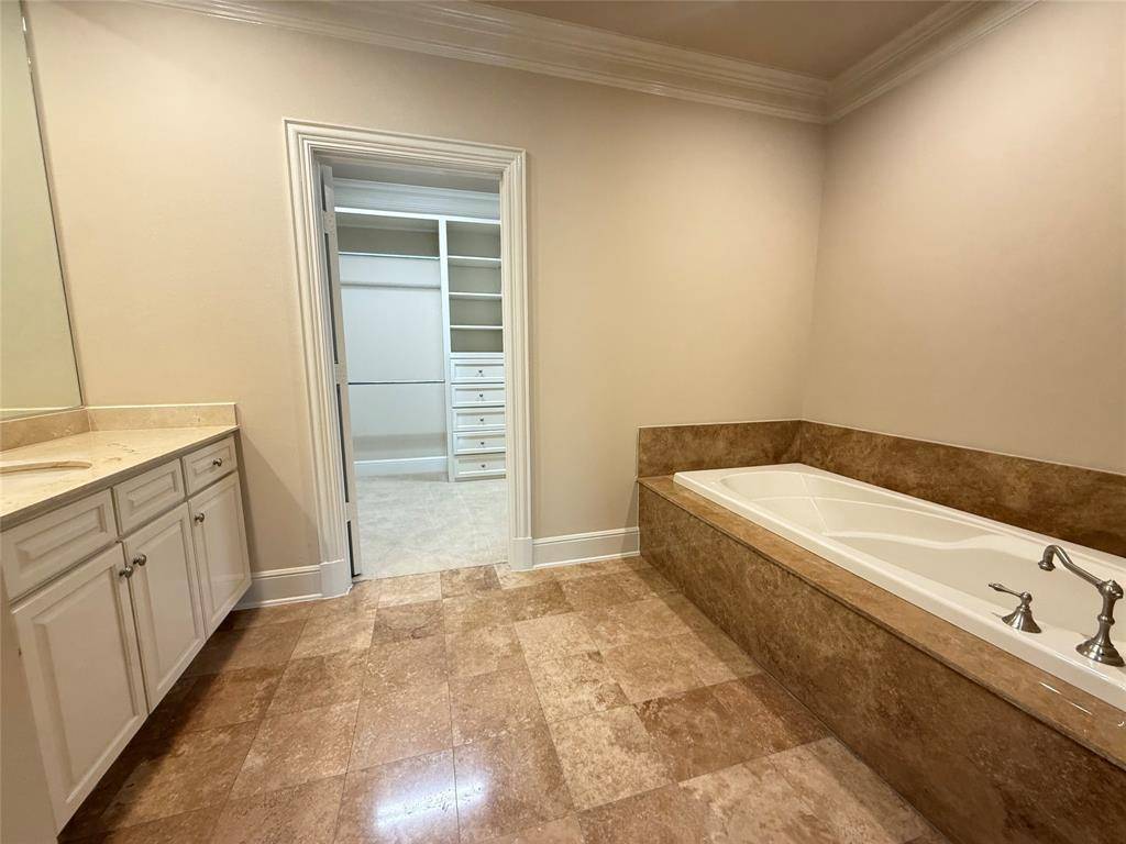 6425 Bandera Avenue #3A, Dallas, TX 75225