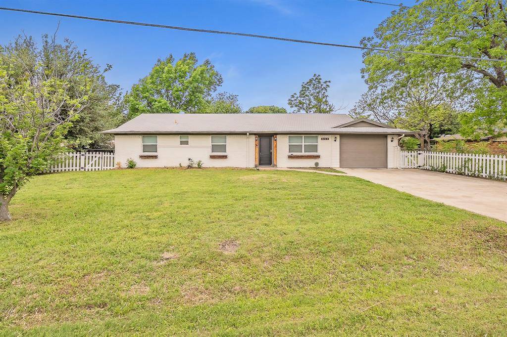 2322 Monteleon Street, Grand Prairie, TX 75051