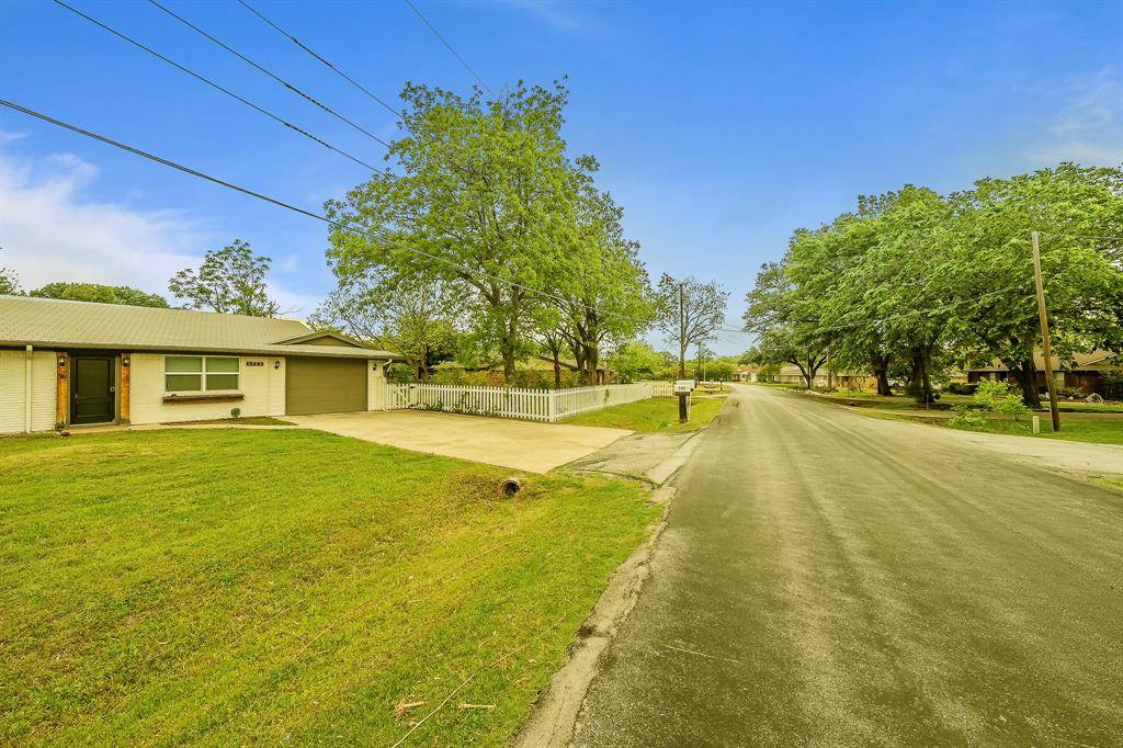 2322 Monteleon Street, Grand Prairie, TX 75051