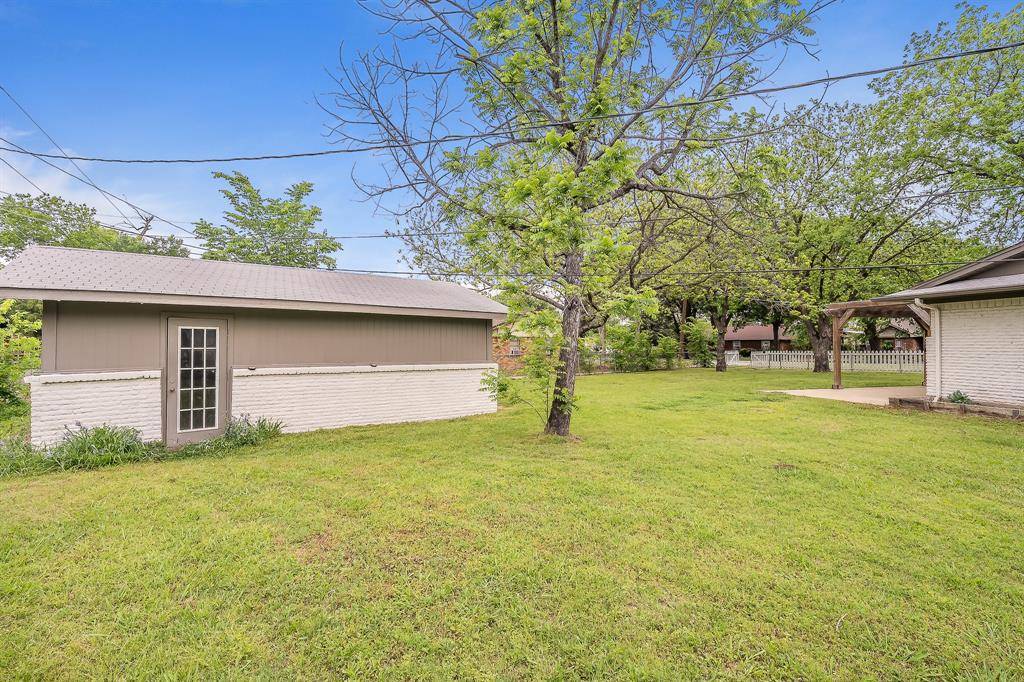 2322 Monteleon Street, Grand Prairie, TX 75051