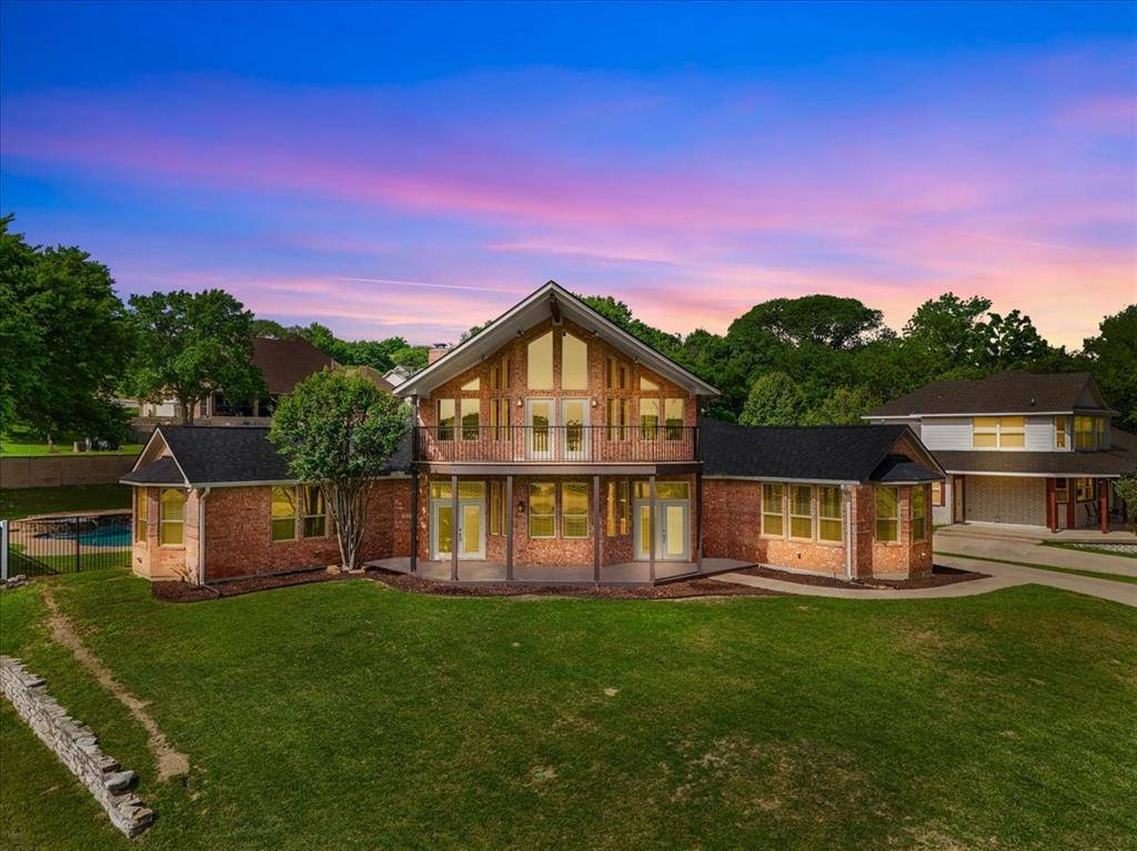 203 W Lake Drive, Weatherford, TX 76087