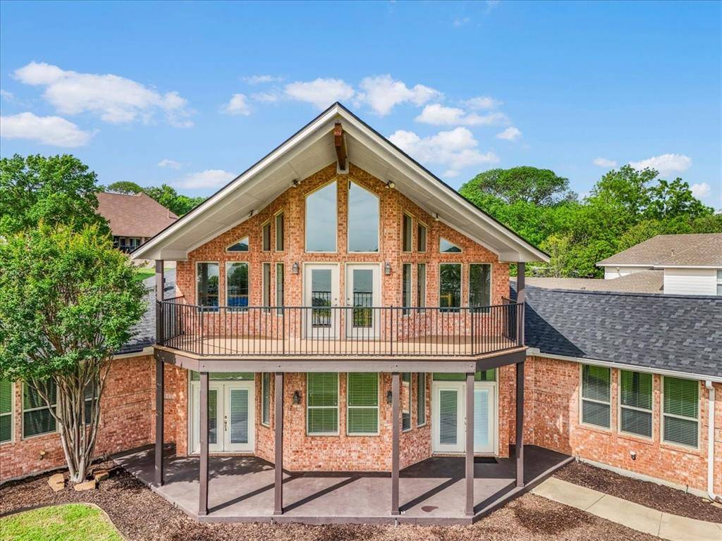 203 W Lake Drive, Weatherford, TX 76087