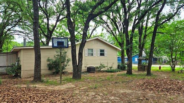 150 Meadow Lake Drive, Gun Barrel City, TX 75156
