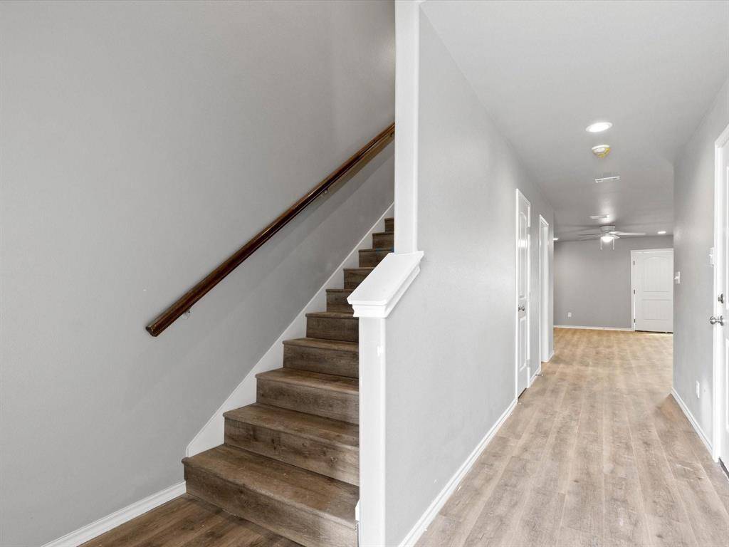 120 Abbey Park Court, Granbury, TX 76049