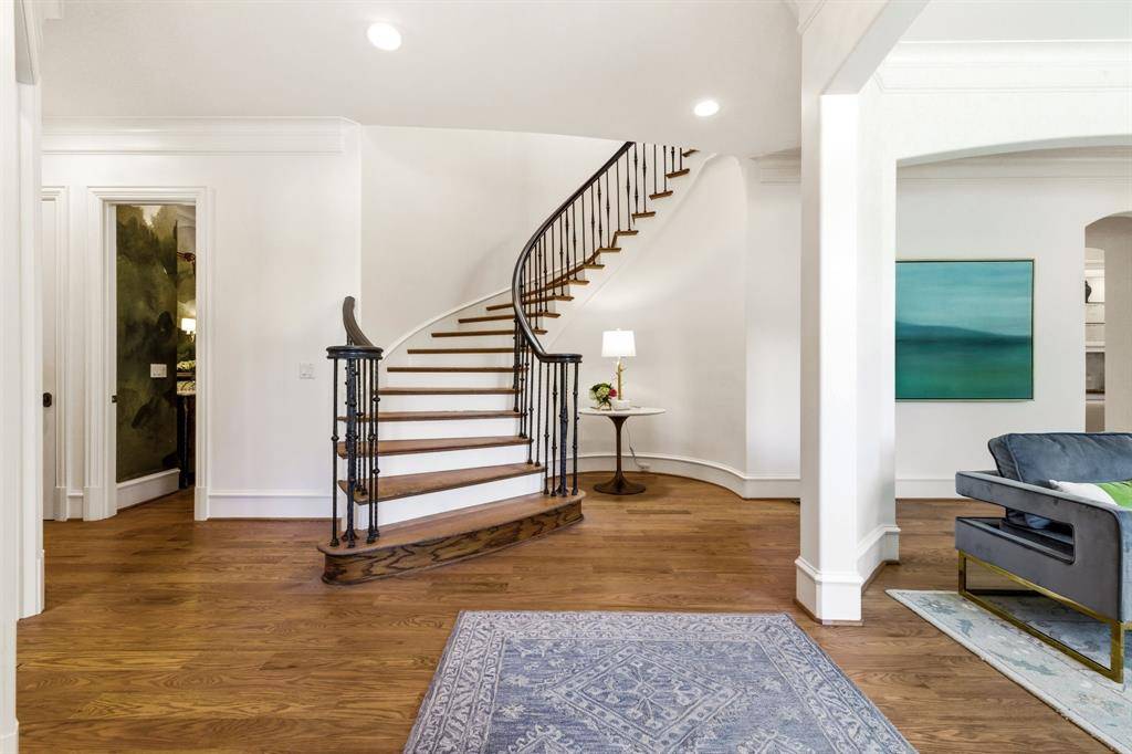 5701 Armstrong Parkway, University Park, TX 75205