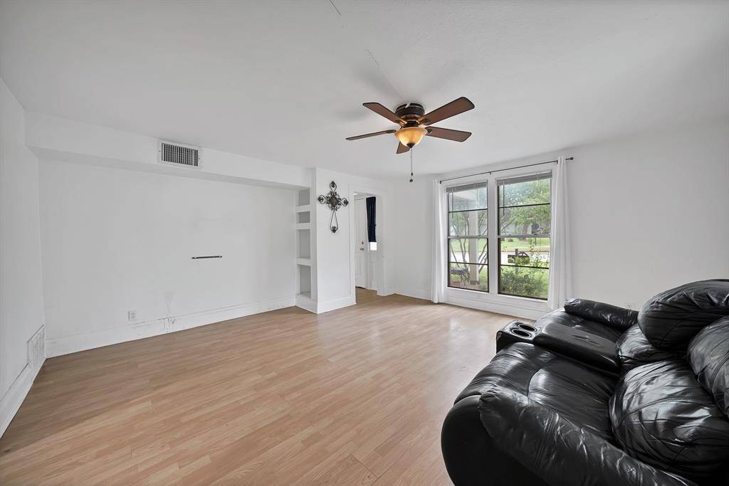 406 W Broad Street, Mansfield, TX 76063