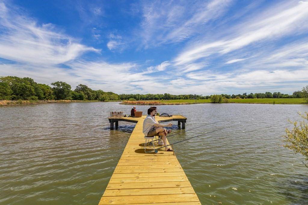 290 Vz County Road 3222, Wills Point, TX 75169