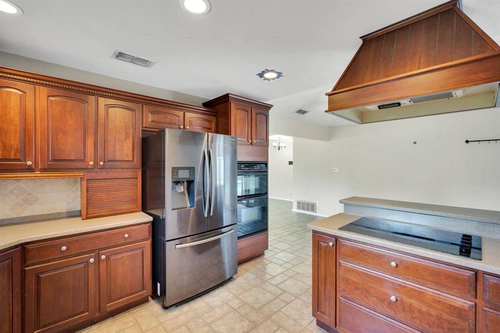 1311 Cindy Court, Cleburne, TX 76033