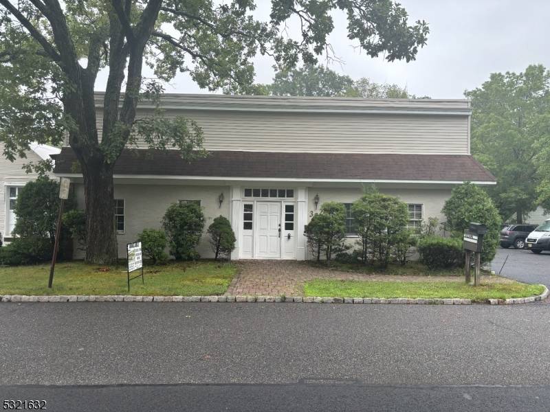 320 Essex St, Long Hill Twp., NJ 07980