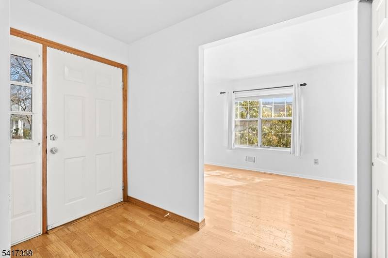 12 Buffalo Hollow Rd, Branchburg Twp., NJ 08876