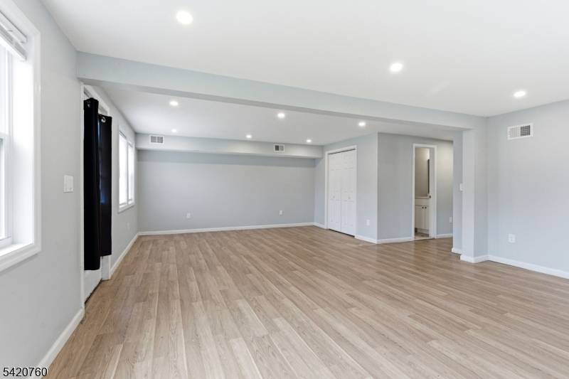 7 Le Boun Blvd, Ringwood Boro, NJ 07456