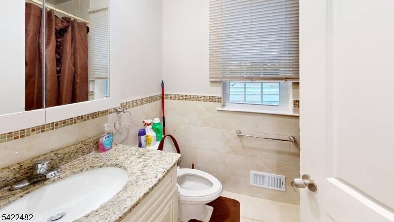 800 Bergen St, Newark City, NJ 07108