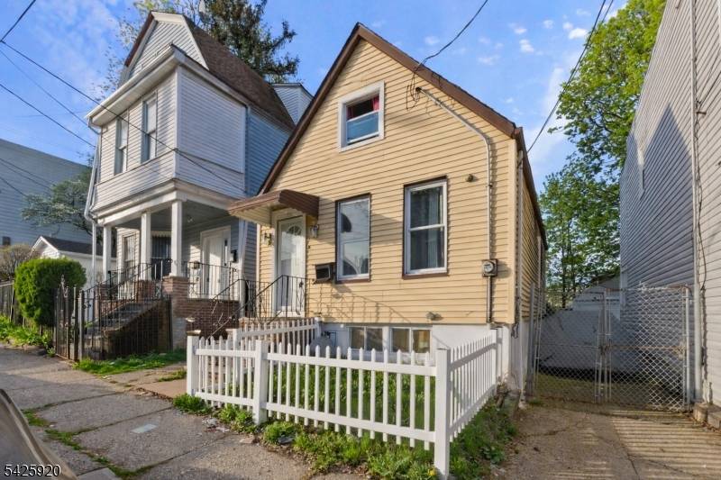 11 Tichenor Ter, Irvington Twp., NJ 07111