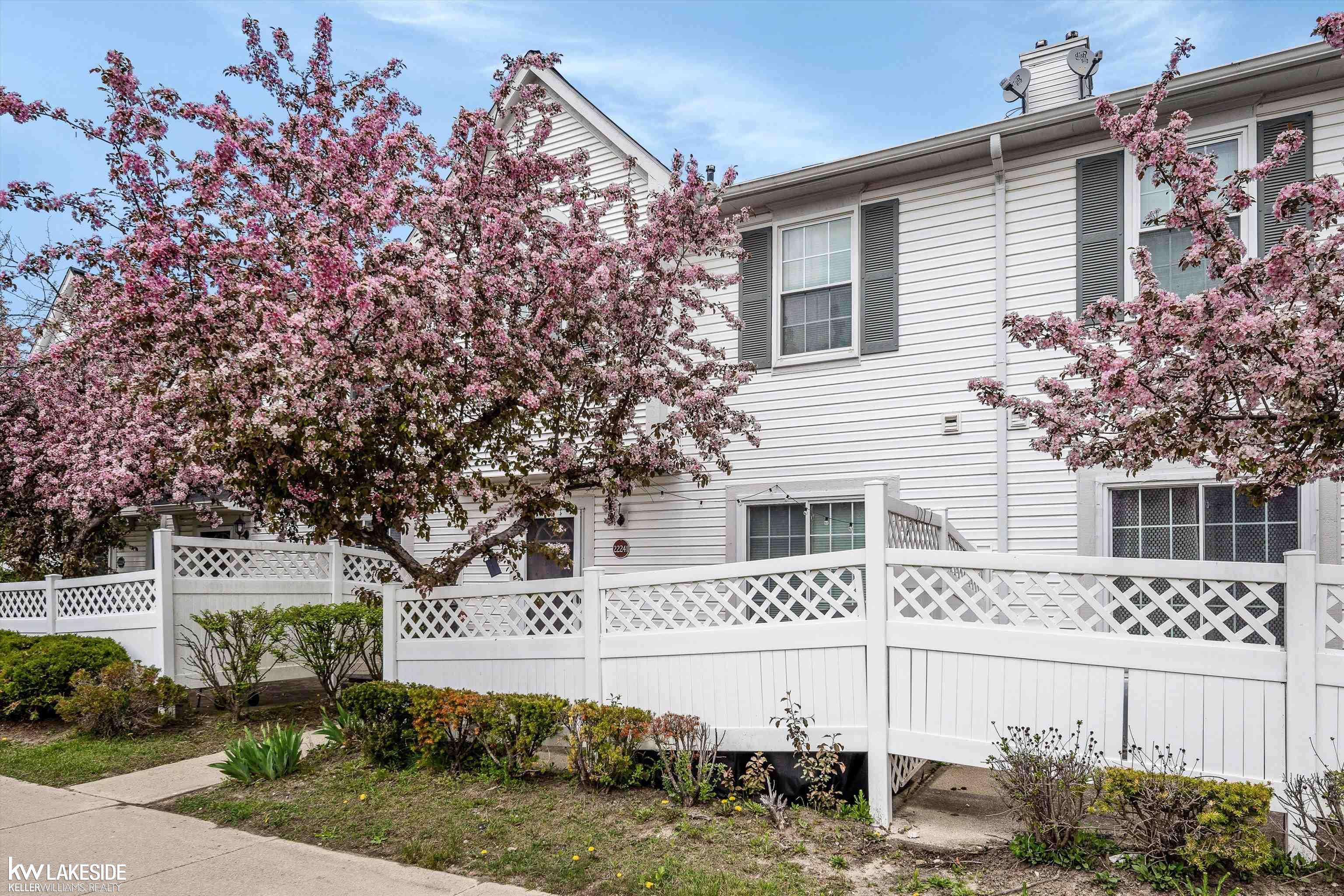 22241 Atlantic, Farmington Hills, MI 48336