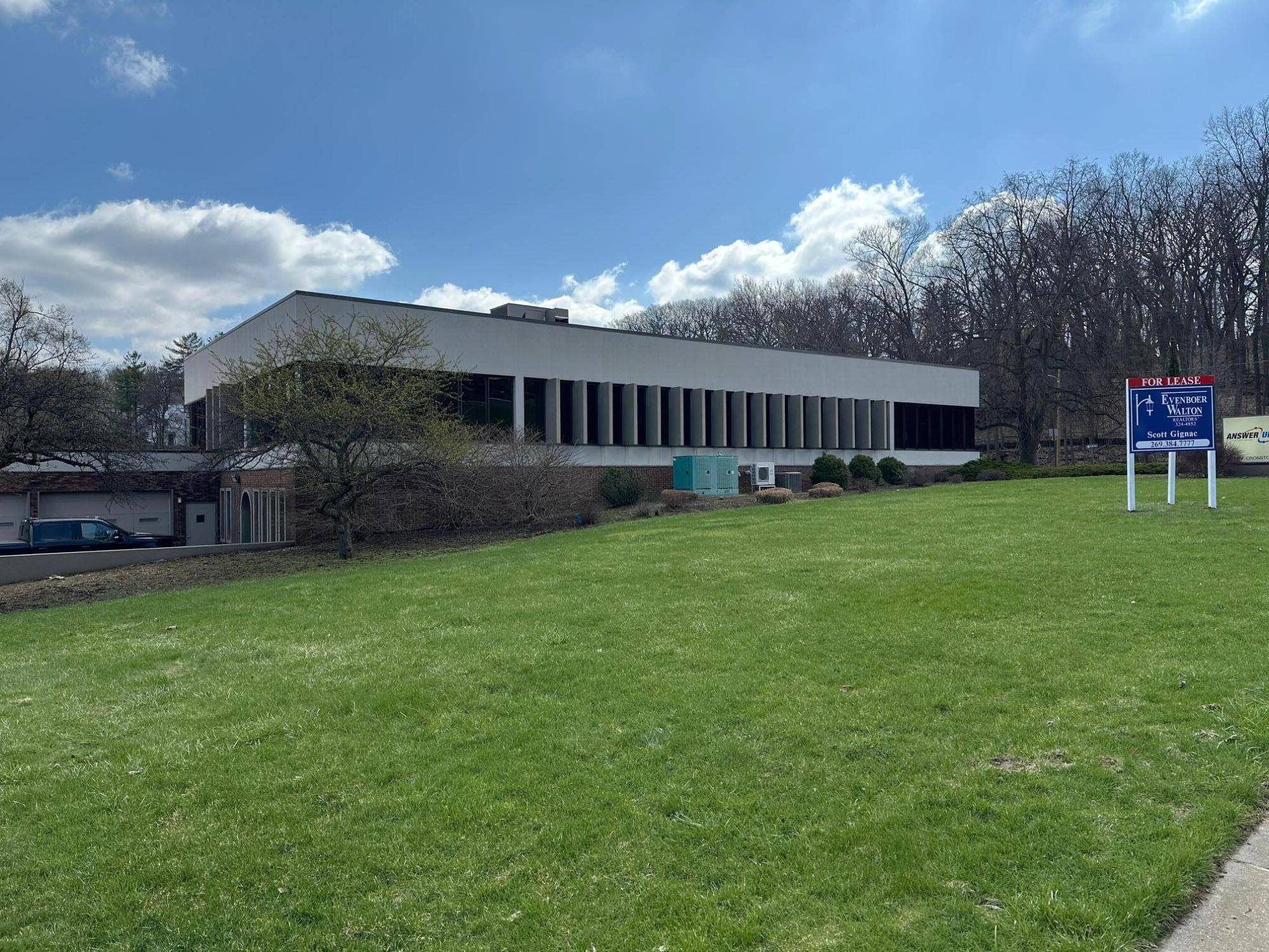 2015 W Crosstown Pkwy #200, Kalamazoo City, MI 49008