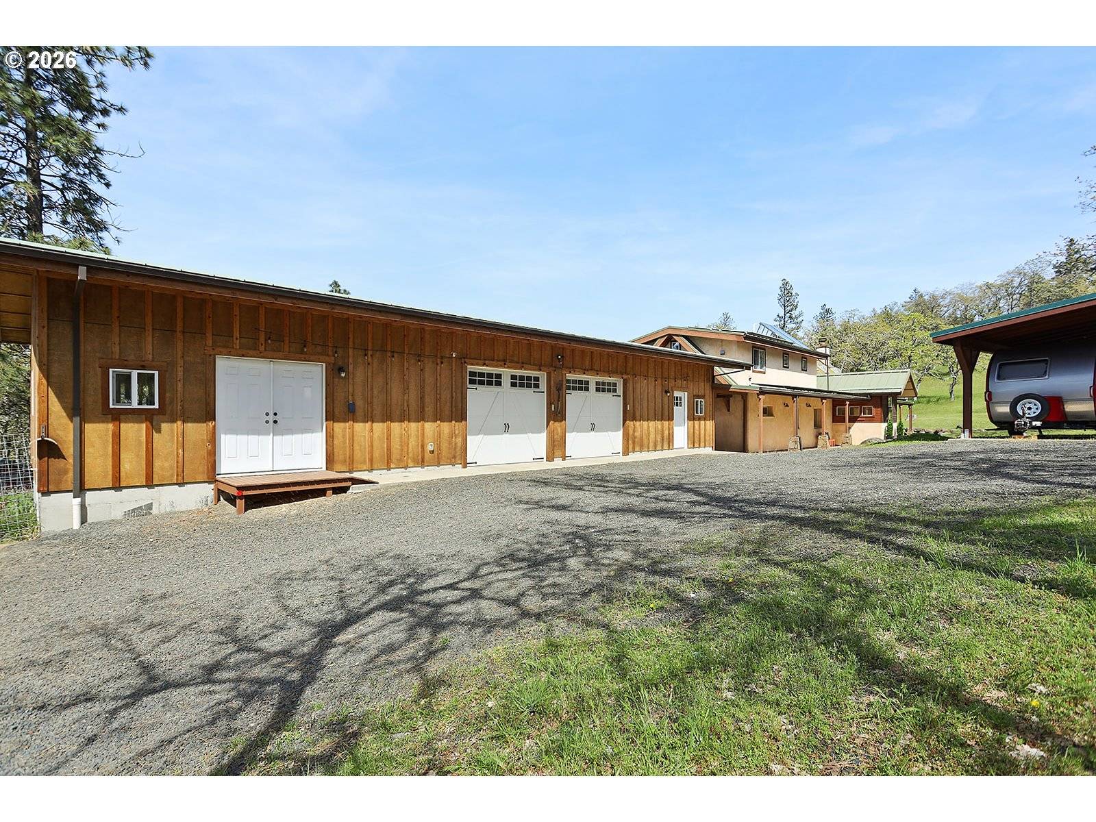 2015 LONELY LN, Mosier, OR 97040