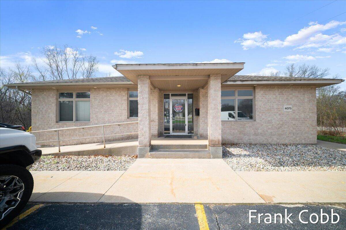 4075 Airline HWY, Norton Shores City, MI 49444