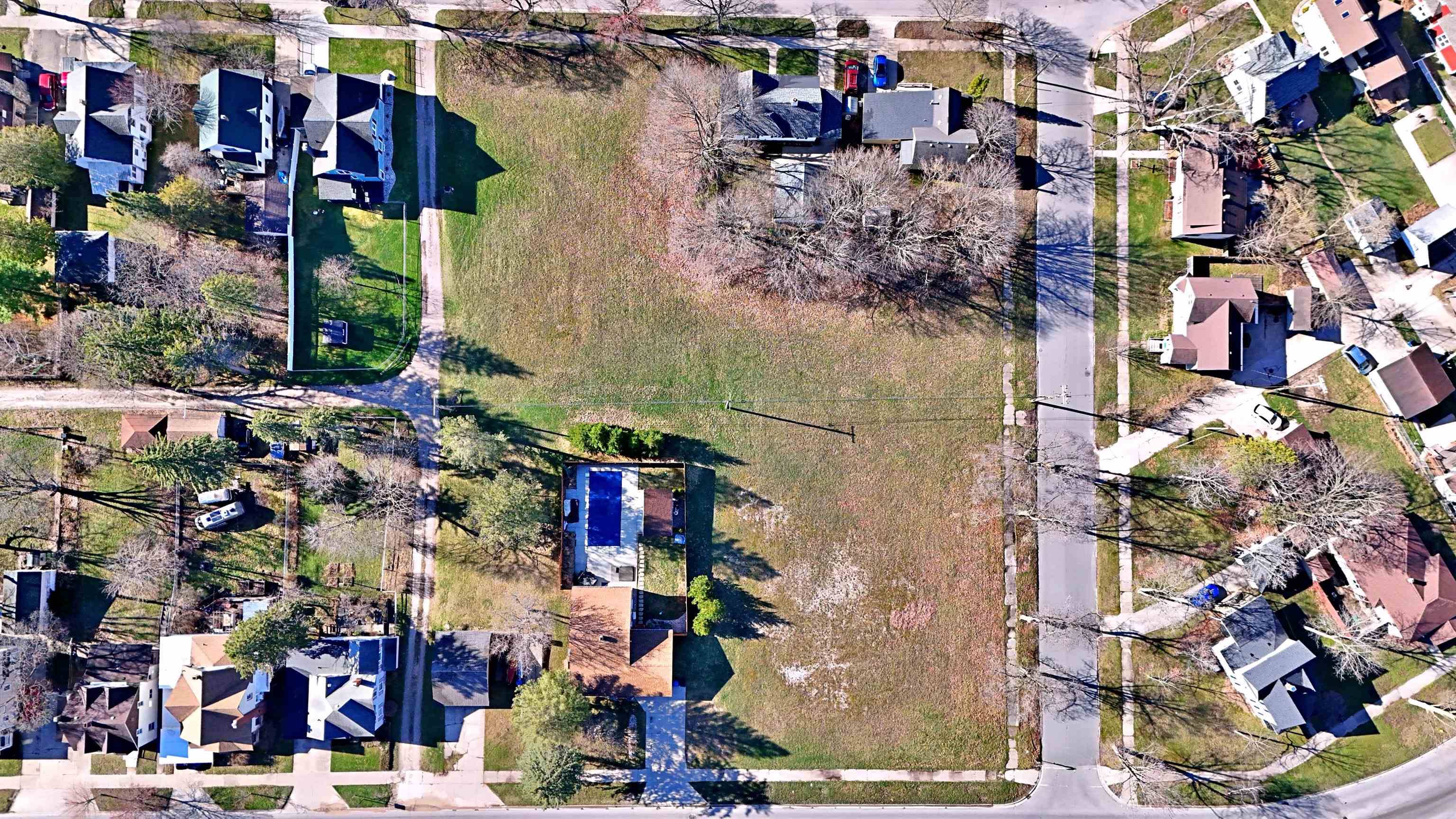 VL Division ST, Cadillac, MI 49601