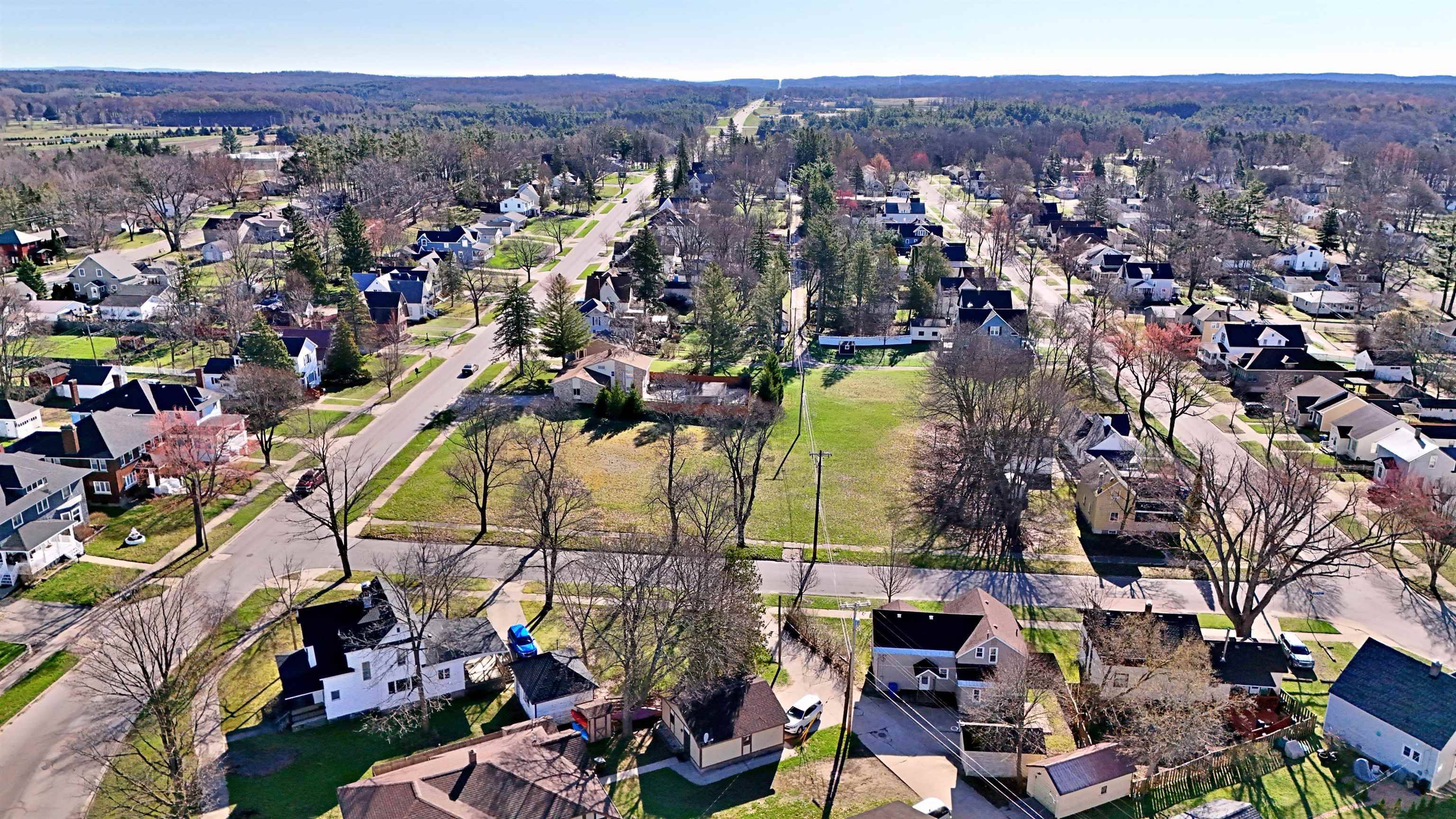 VL Division ST, Cadillac, MI 49601