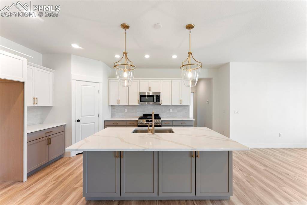 187 High Meadows DR, Florence, CO 81226