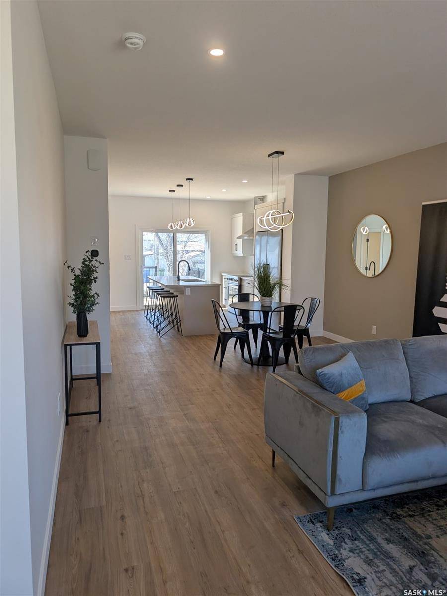 2460 Lindsay STREET, Regina, SK S4N 3C6