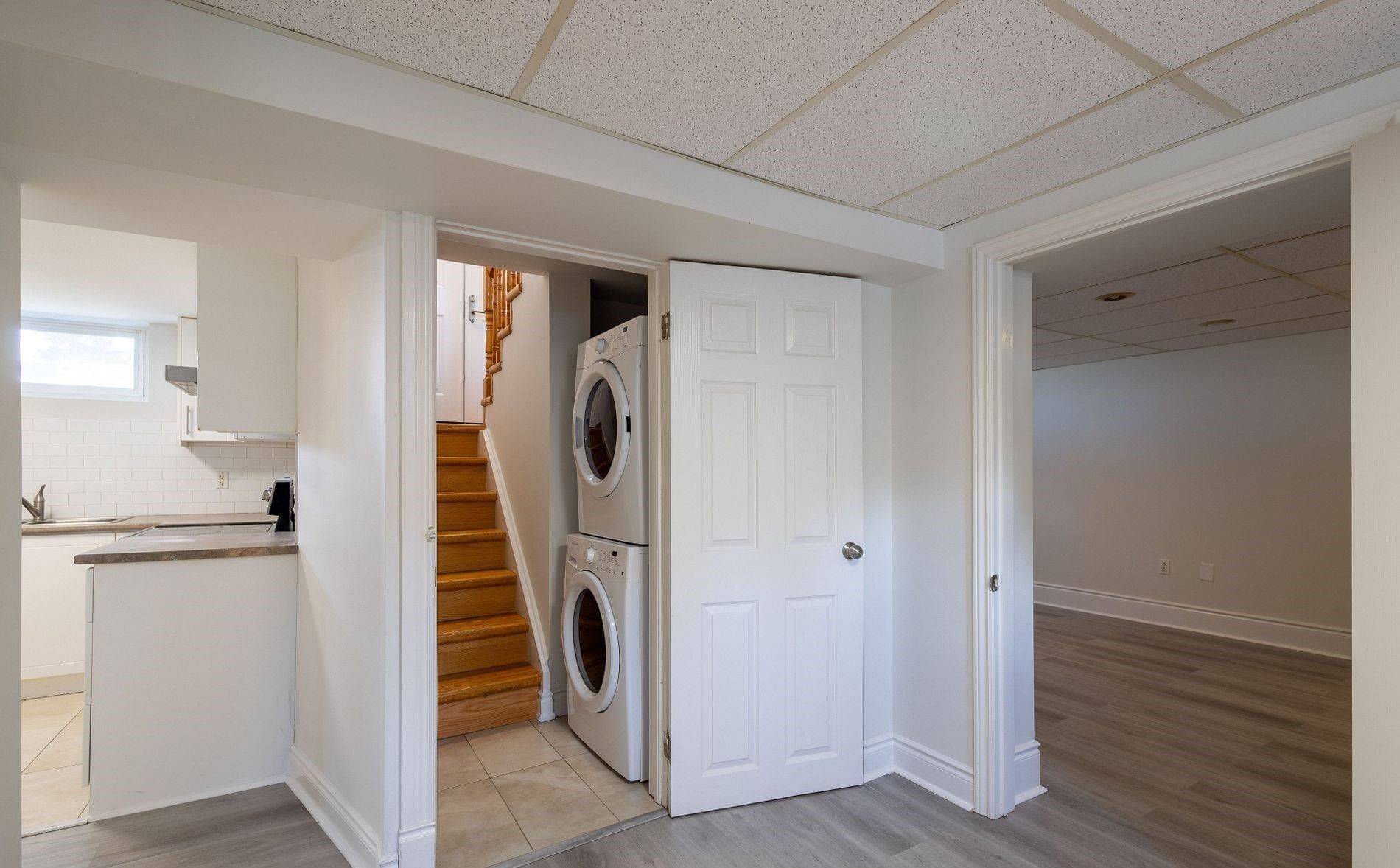 322 Third Line #LOWER, Oakville, ON L6L 4A4