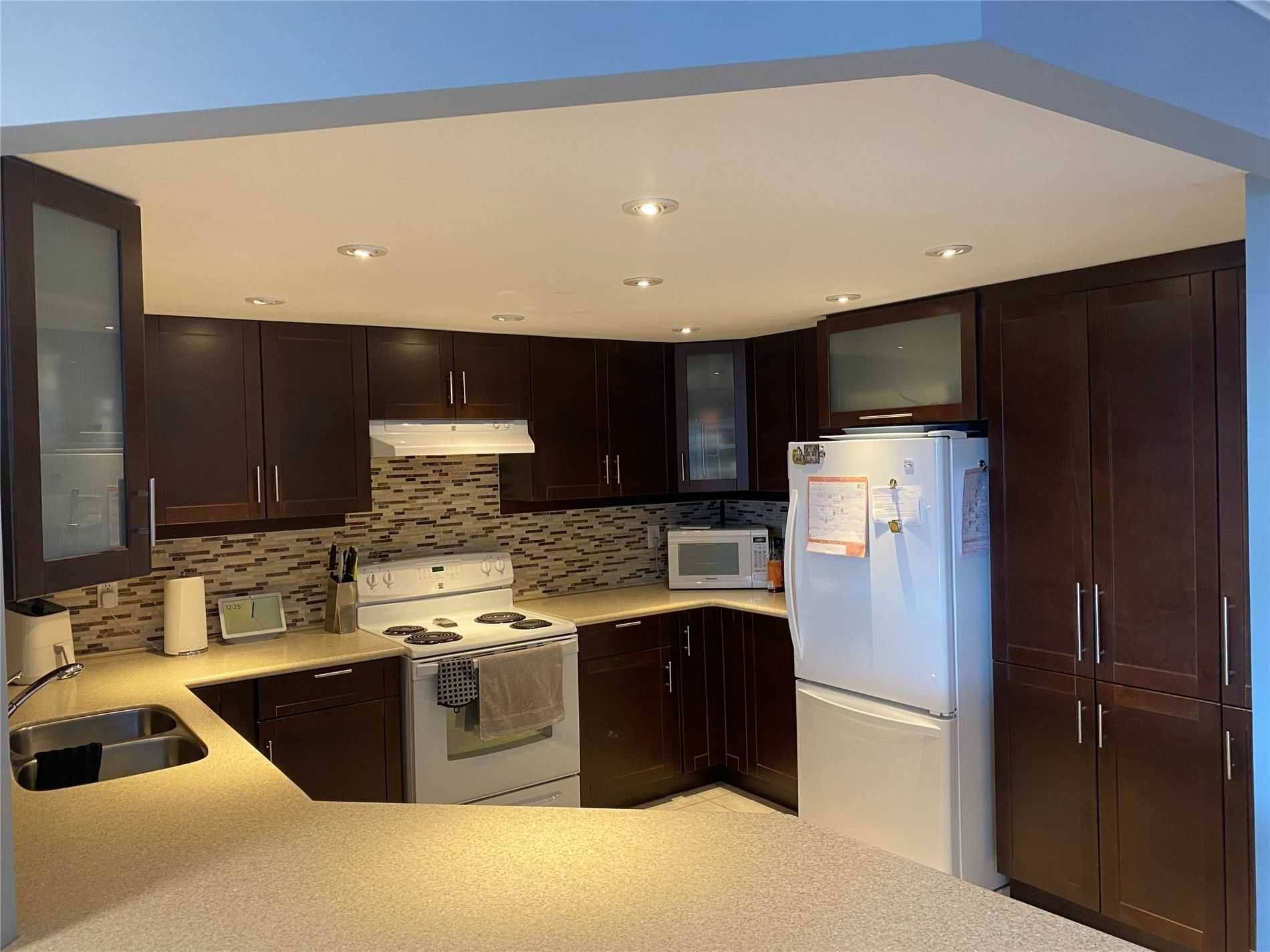 20 Mcfarlane DR #908, Halton Hills, ON L7G 5J8