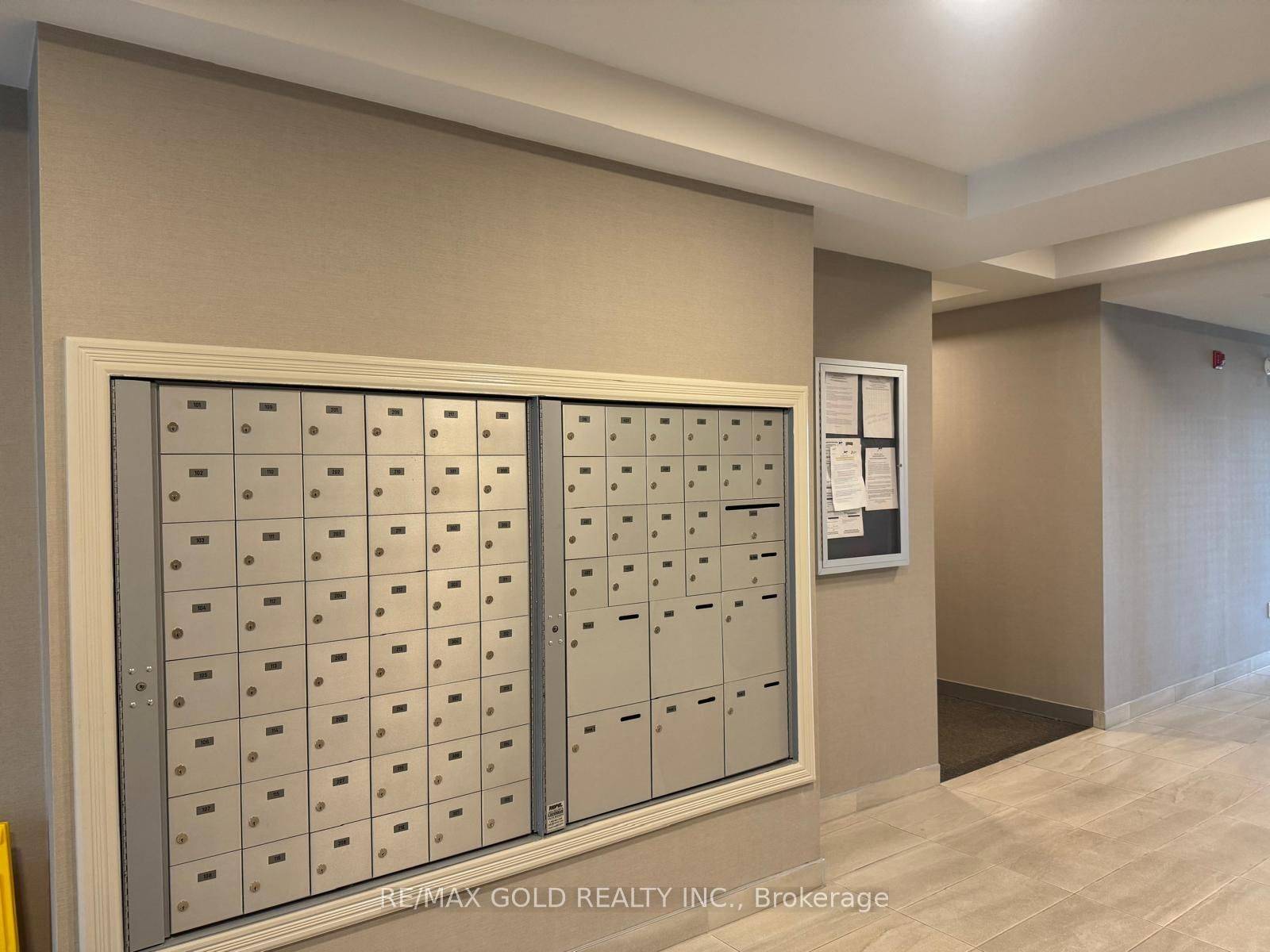 58 Sky Harbour DR #206, Brampton, ON L6Y 6J1