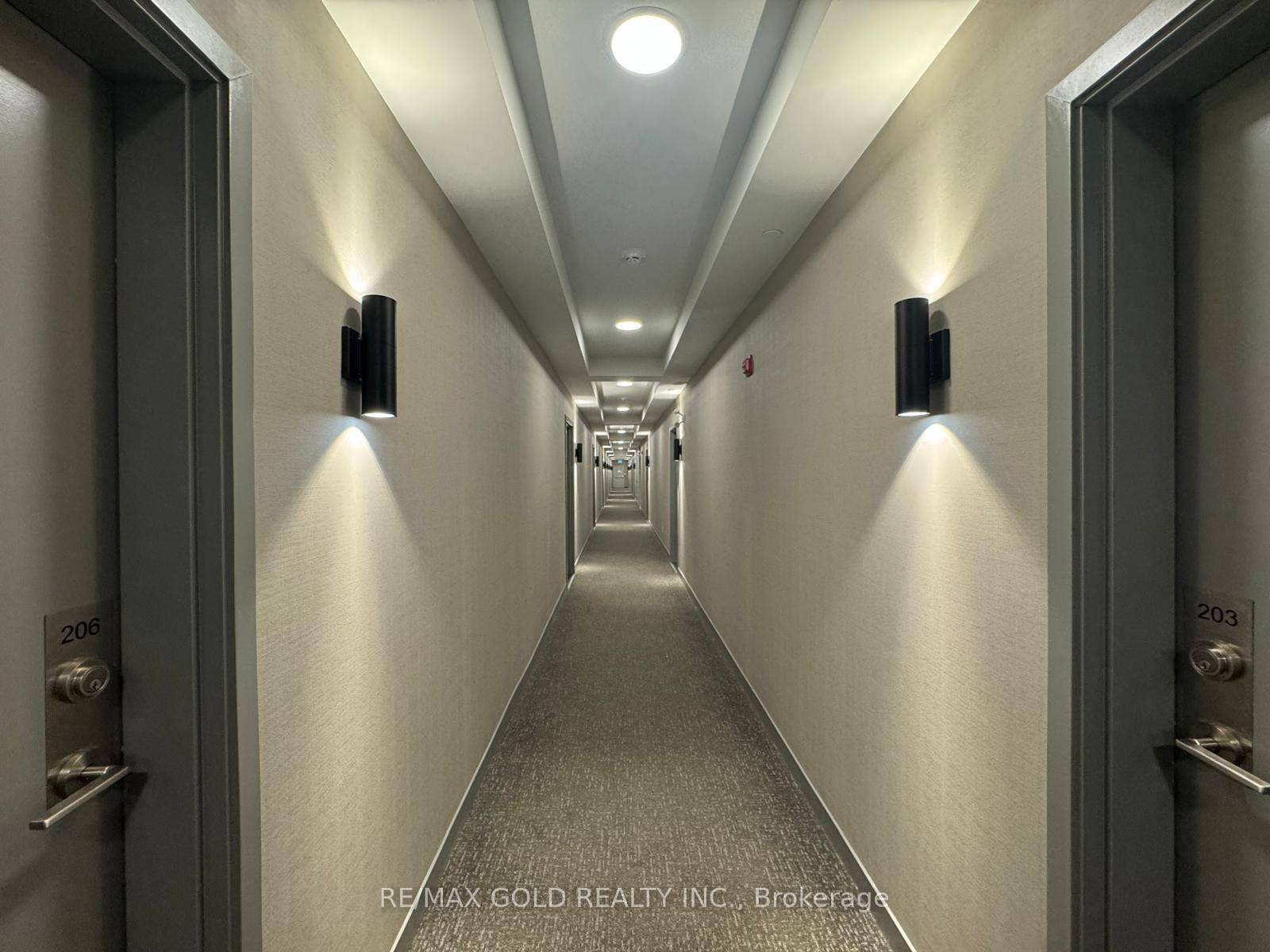 58 Sky Harbour DR #206, Brampton, ON L6Y 6J1