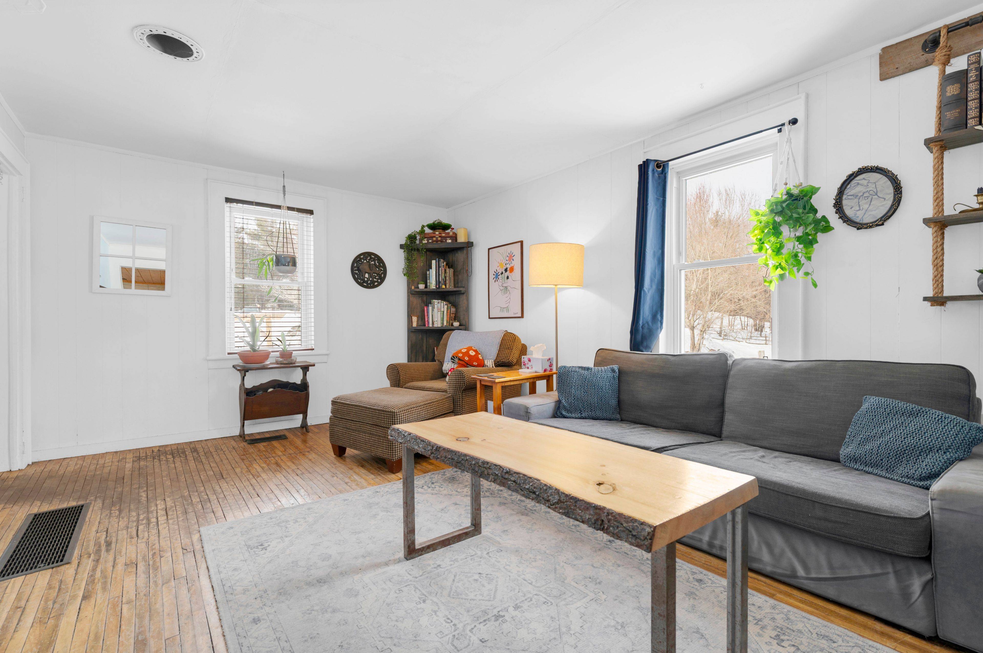 369 5th Concession RD S, Addington Highlands, ON K0H 1P0