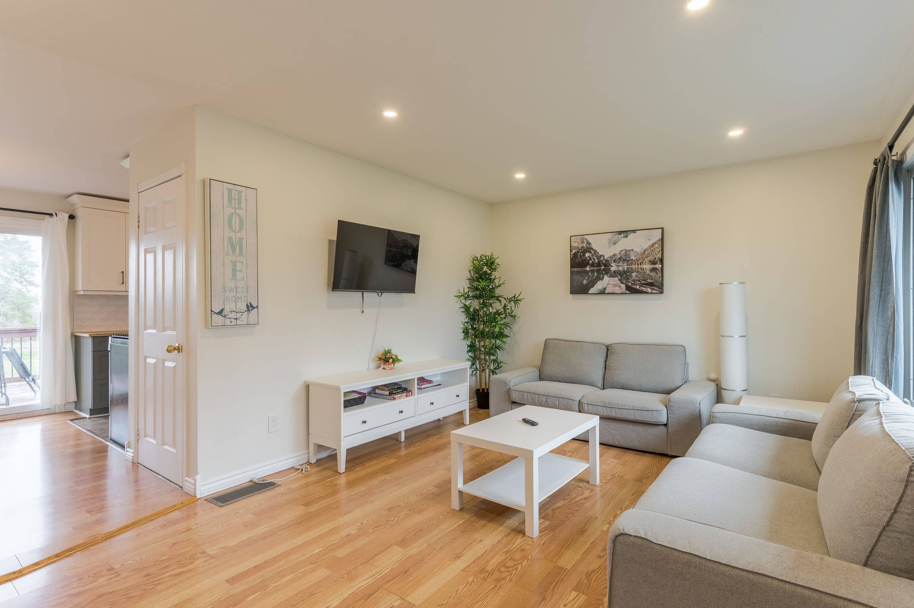 39 Bay St ST W, Trent Hills, ON K0L 1Y0