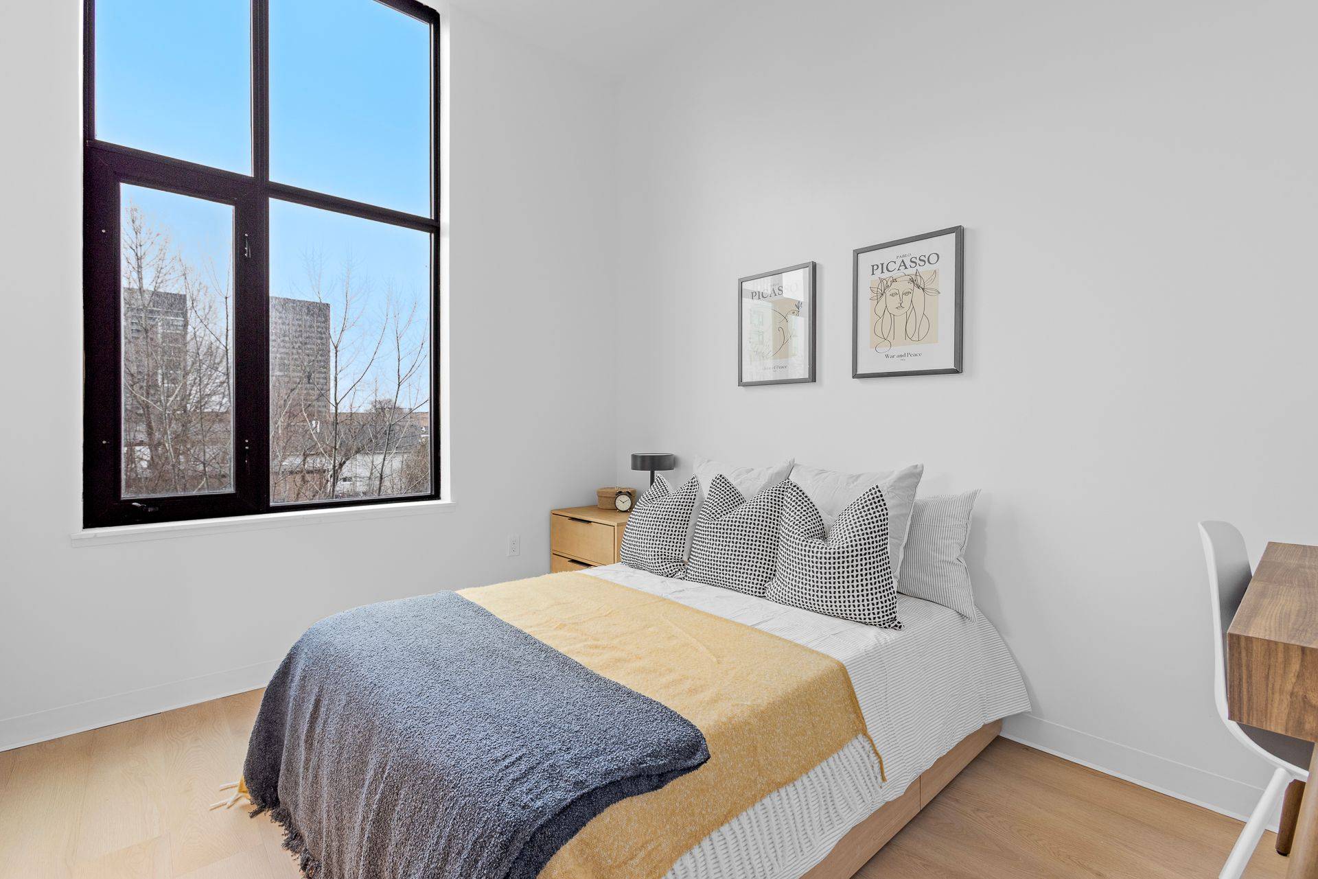 101 Champagne AVE S, Dows Lake - Civic Hospital And Area, ON K1S 4P3