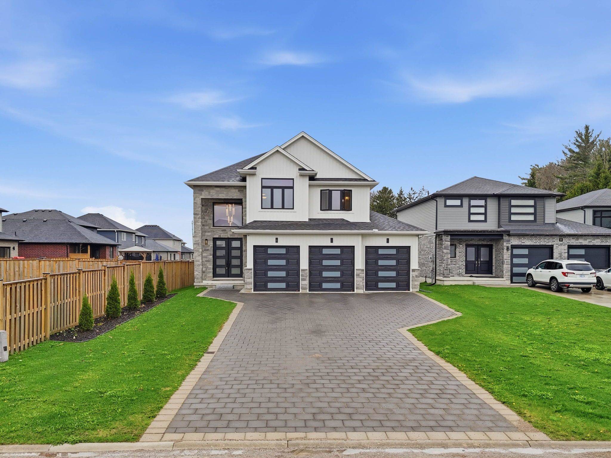 53 McNeil ST, Strathroy-caradoc, ON N0L 1W0