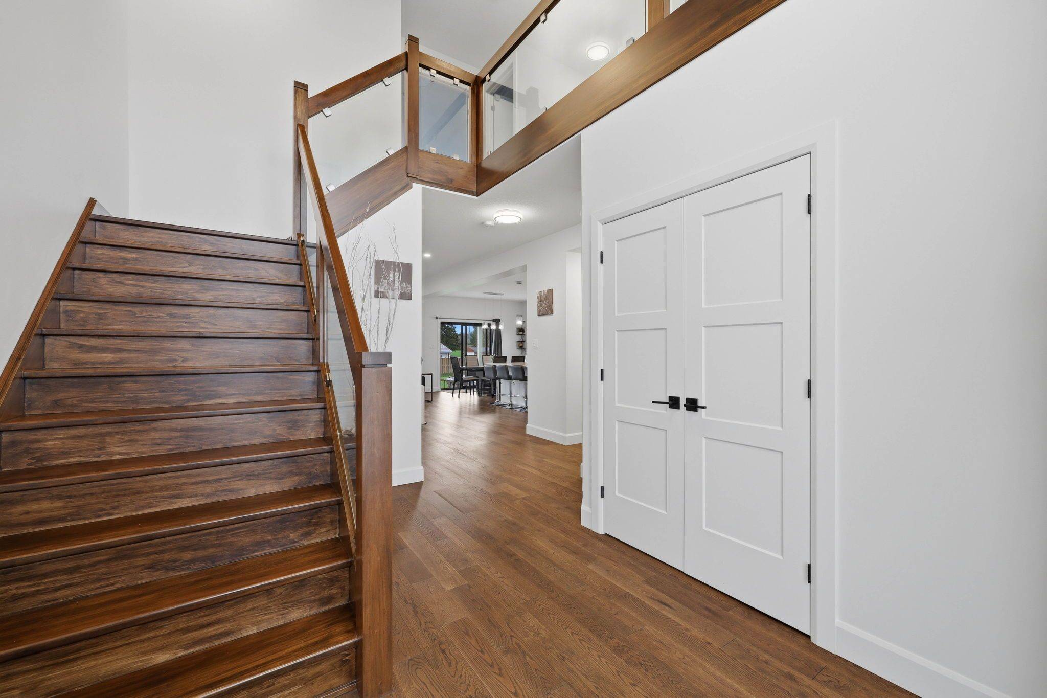 53 McNeil ST, Strathroy-caradoc, ON N0L 1W0