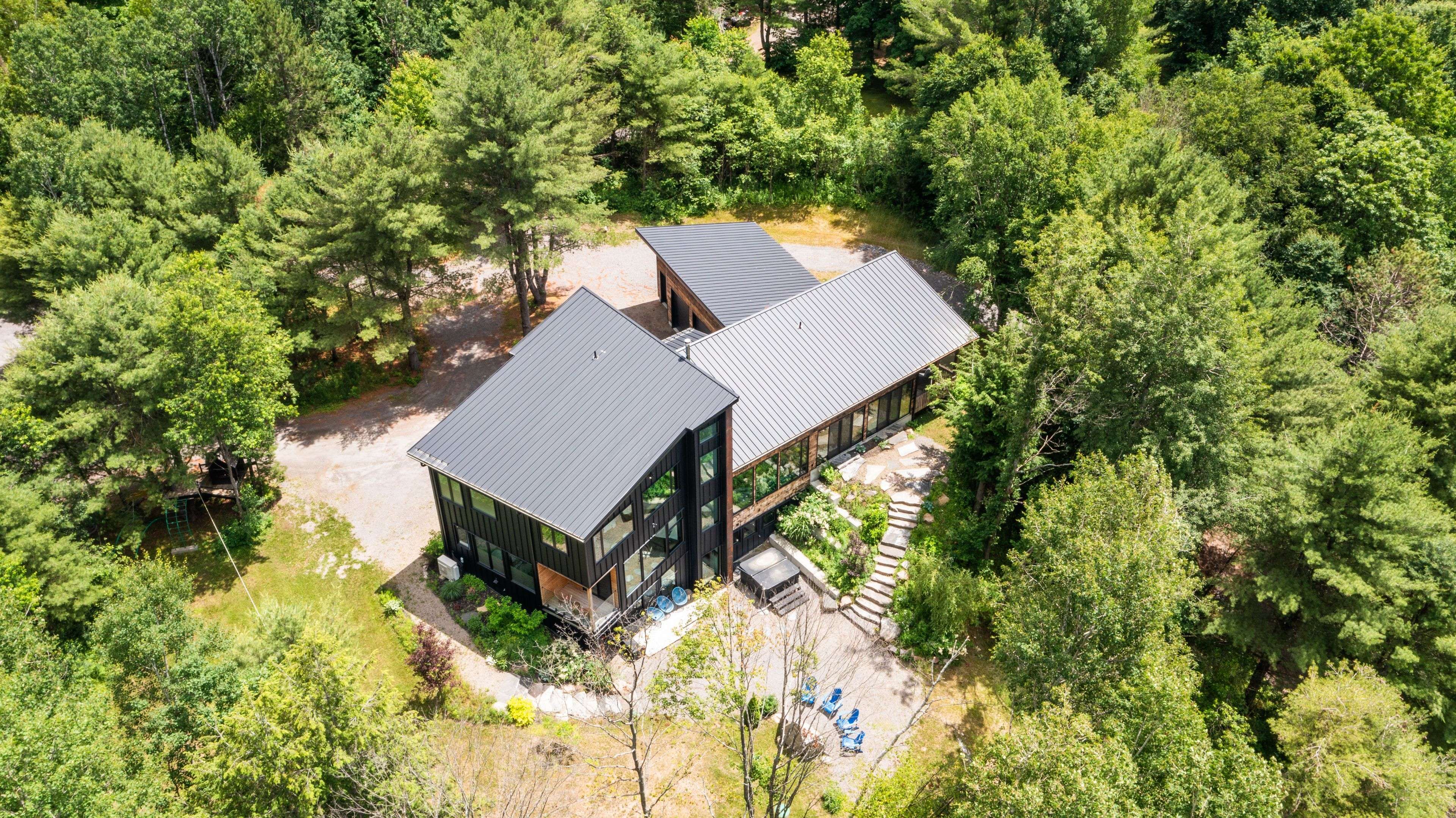 1016 Zoe LN, Bracebridge, ON P1L 0L5