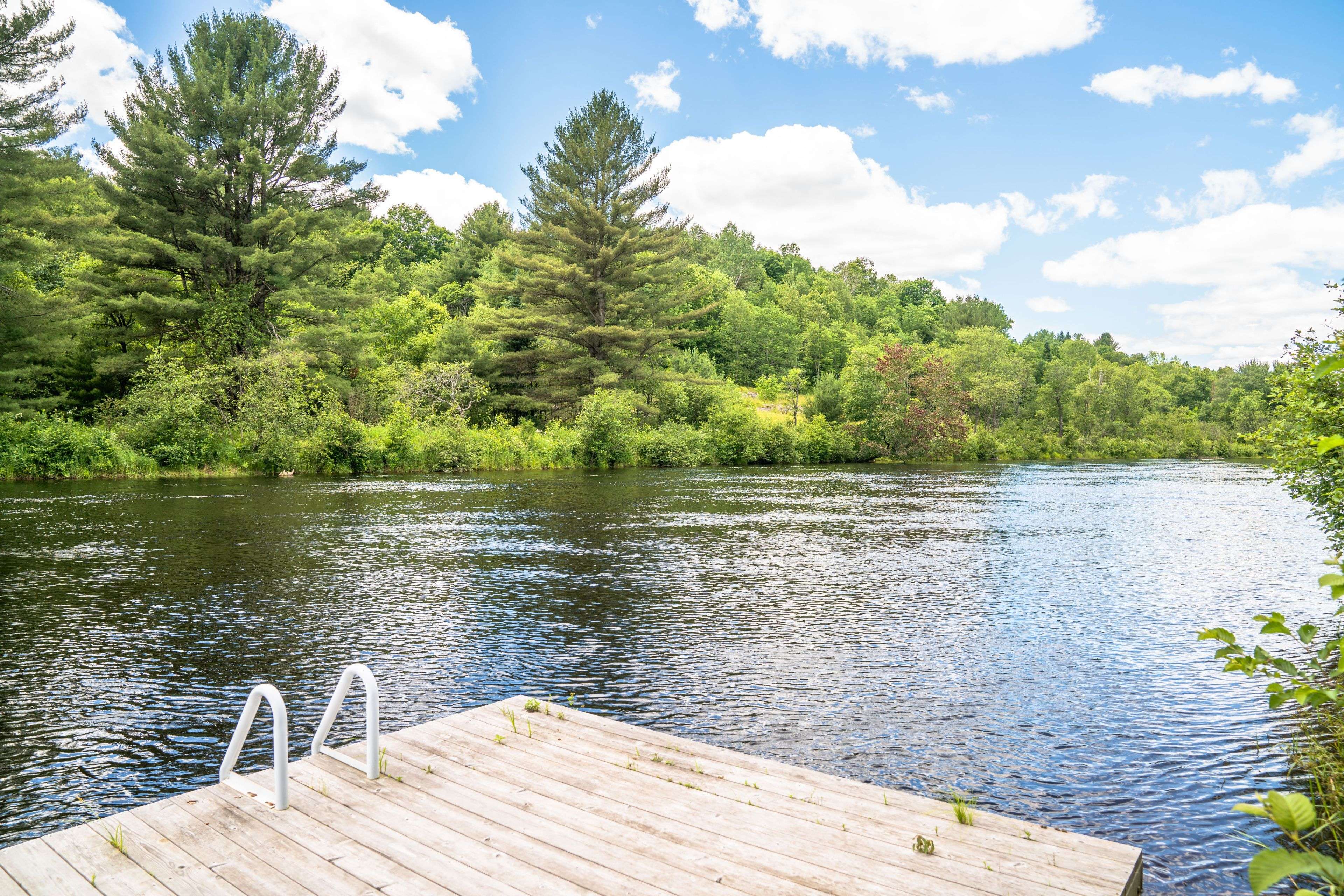 1016 Zoe LN, Bracebridge, ON P1L 0L5