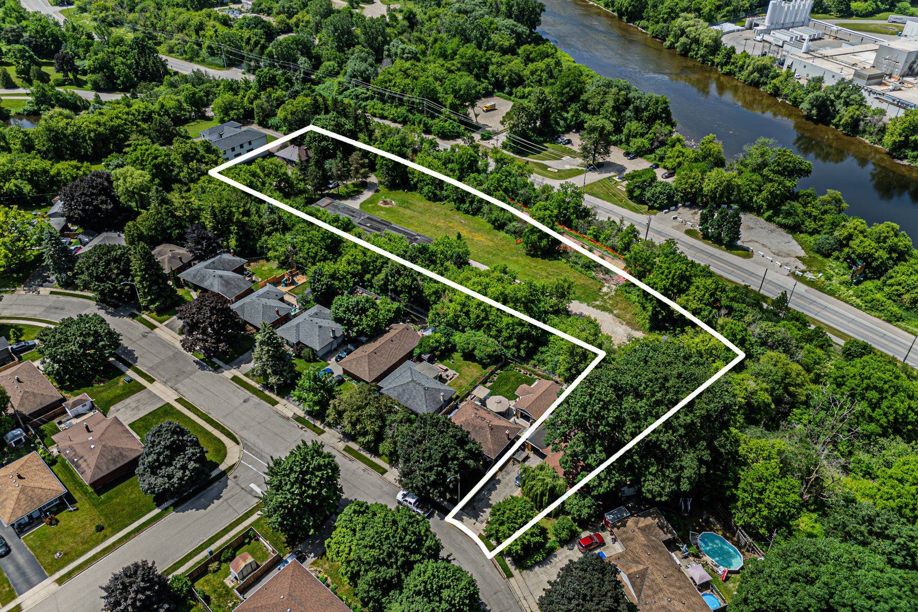 201 Water ST S, Cambridge, ON N1R 8N6