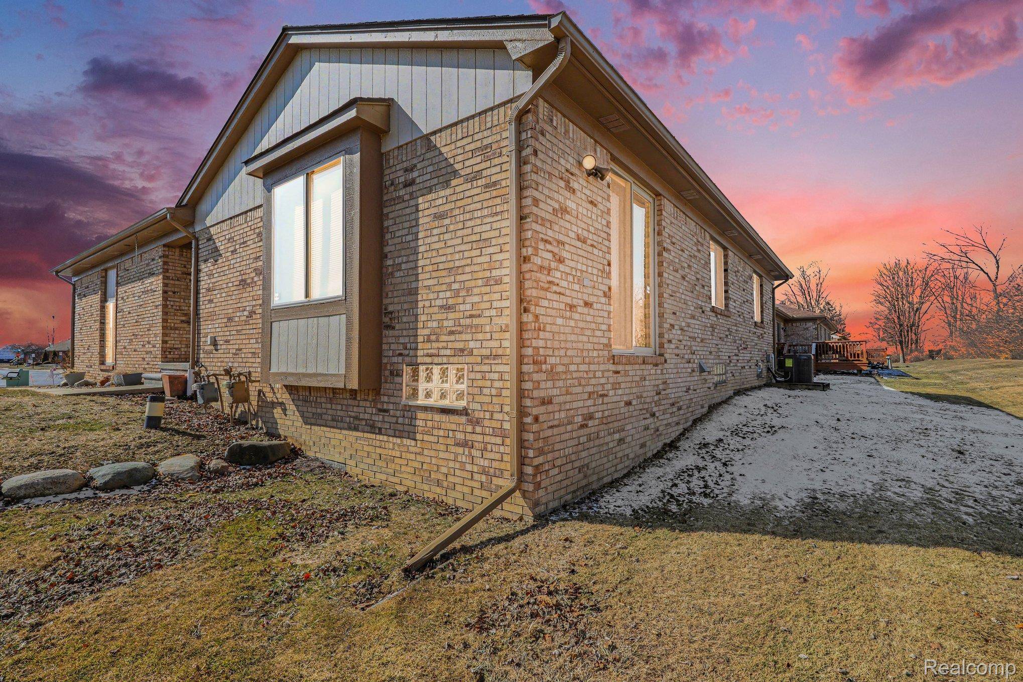 26185 Markiegrove, Chesterfield Township, MI 48051