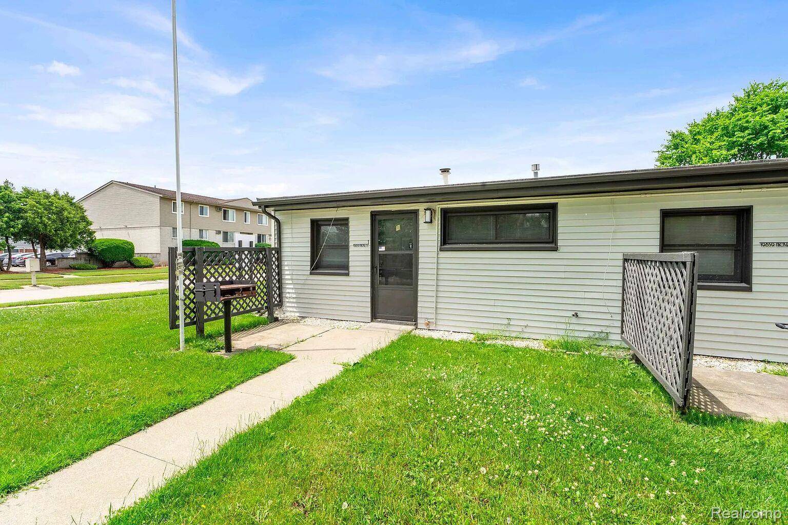 19859 Nicke ST #1, Clinton Charter Township, MI 48035