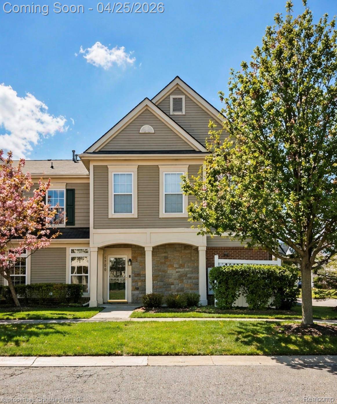 4200 Addington DR, Commerce Charter Township, MI 48390