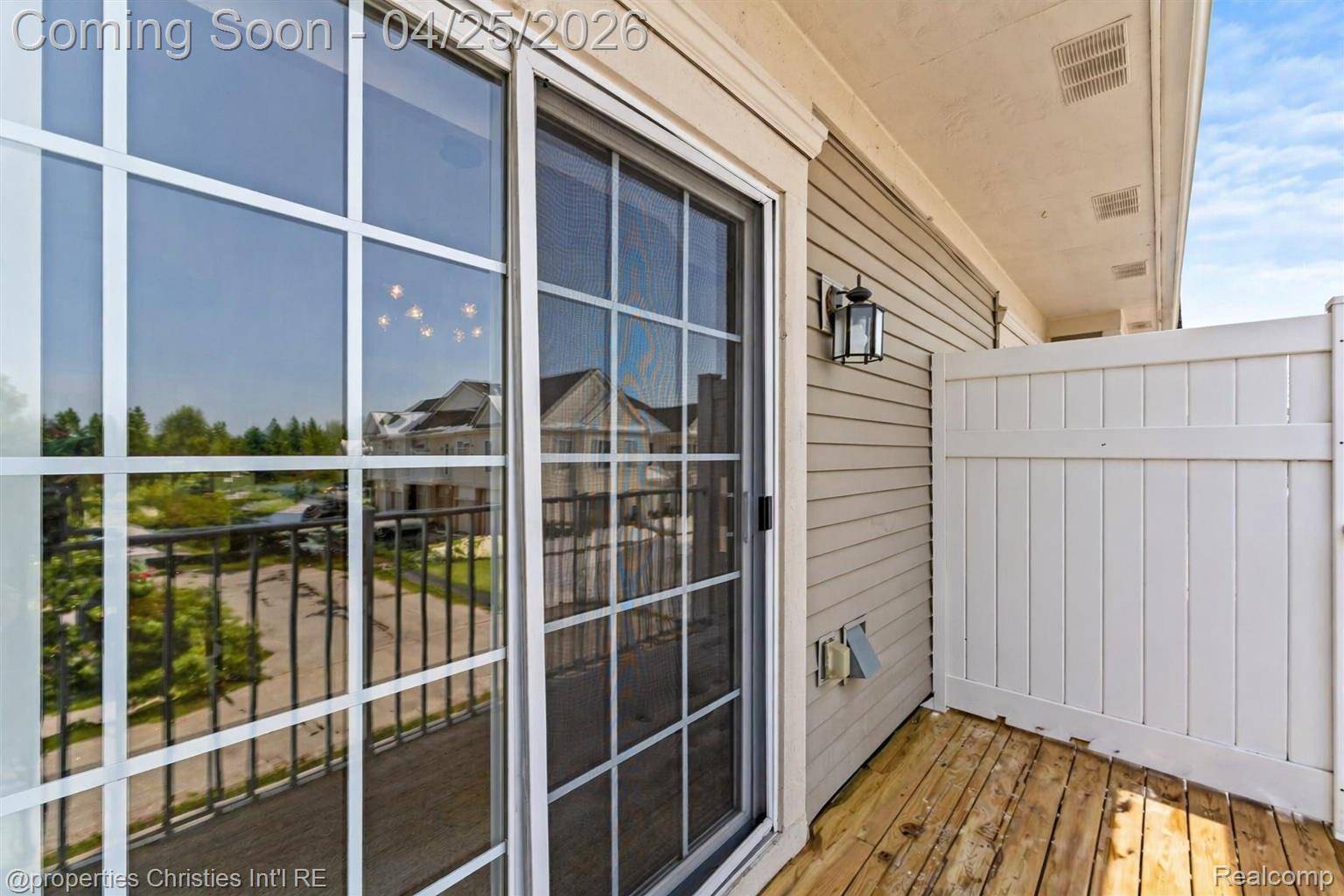 4200 Addington DR, Commerce Charter Township, MI 48390