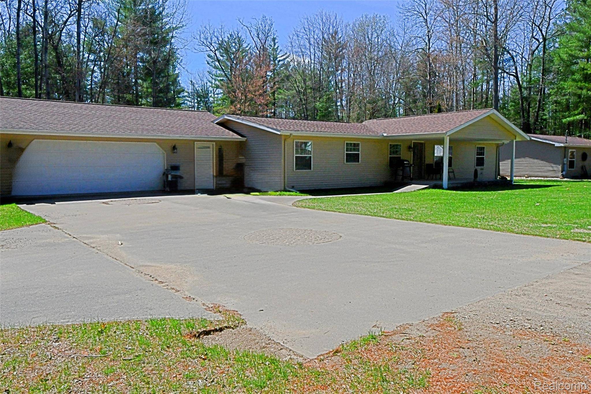 1820 Onondaga TRL, Churchill Township, MI 48661