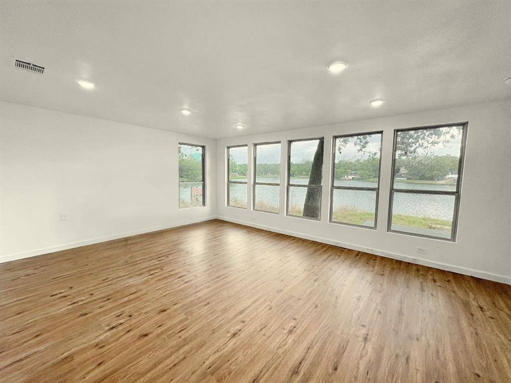 106 Caddo, Smithville, TX 78957