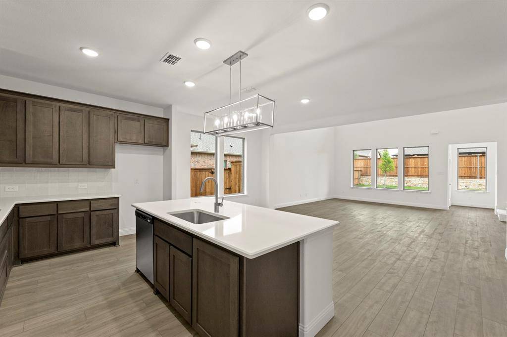 1443 Canadian Lane, Van Alstyne, TX 75495